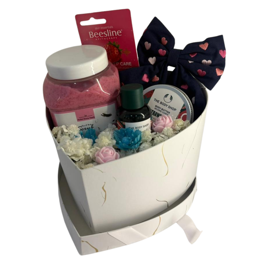 Sweet Care Heart Gift Box – Skincare, Body Care & Cozy Touches